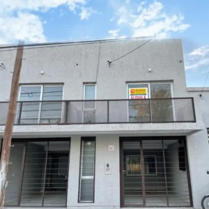 Departamento de 3 Dormitorios y Cochera en calle lavalle