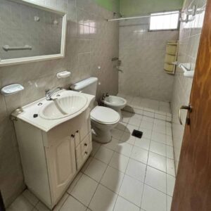 Baño completo - casa en alquiler Los Pinos General Alvear