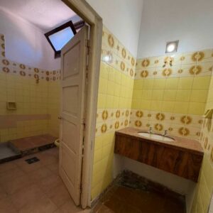 antebaño casa en alquiler calle Pierola